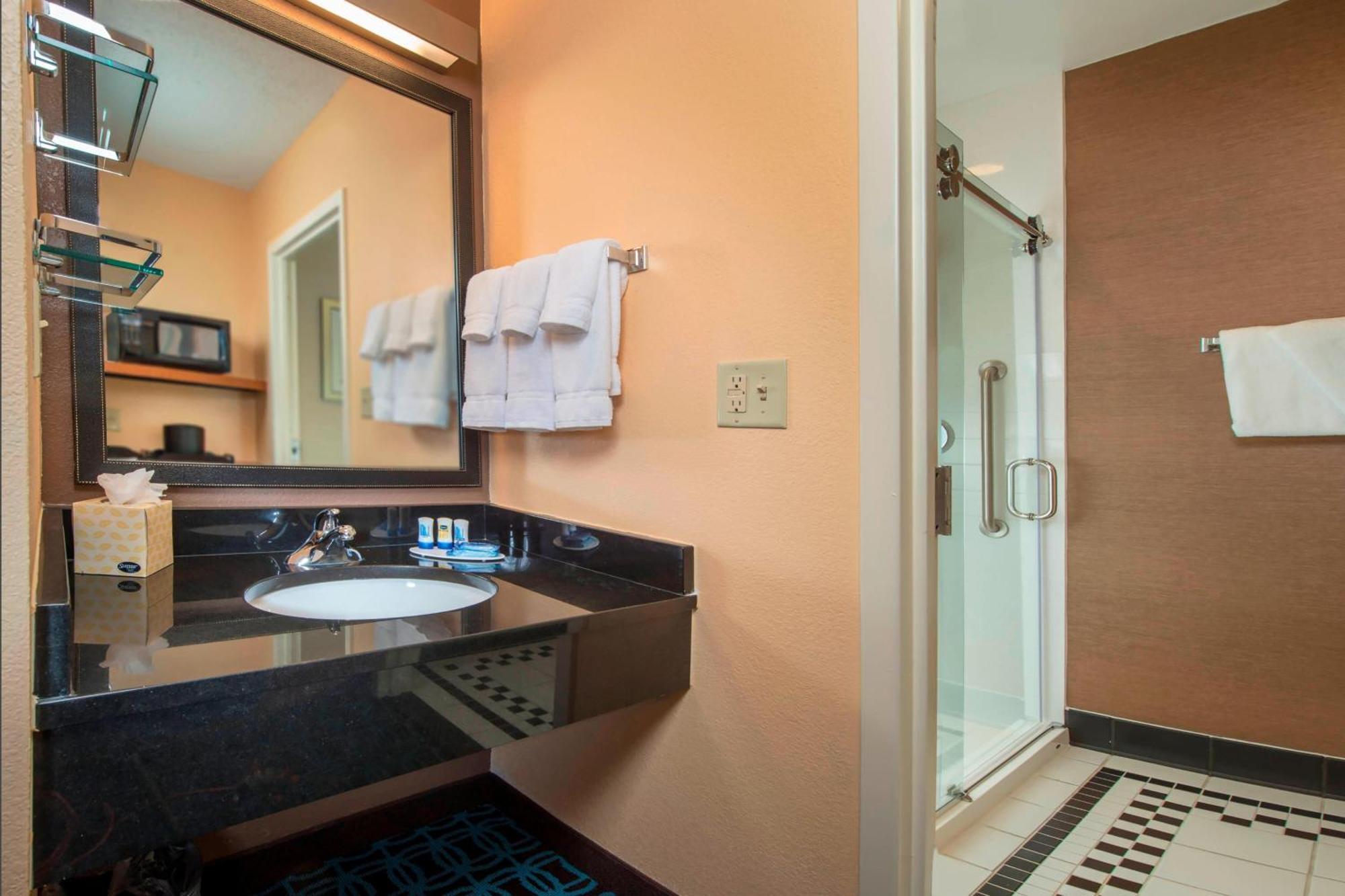 Fairfield Inn & Suites By Marriott Frederick Luaran gambar