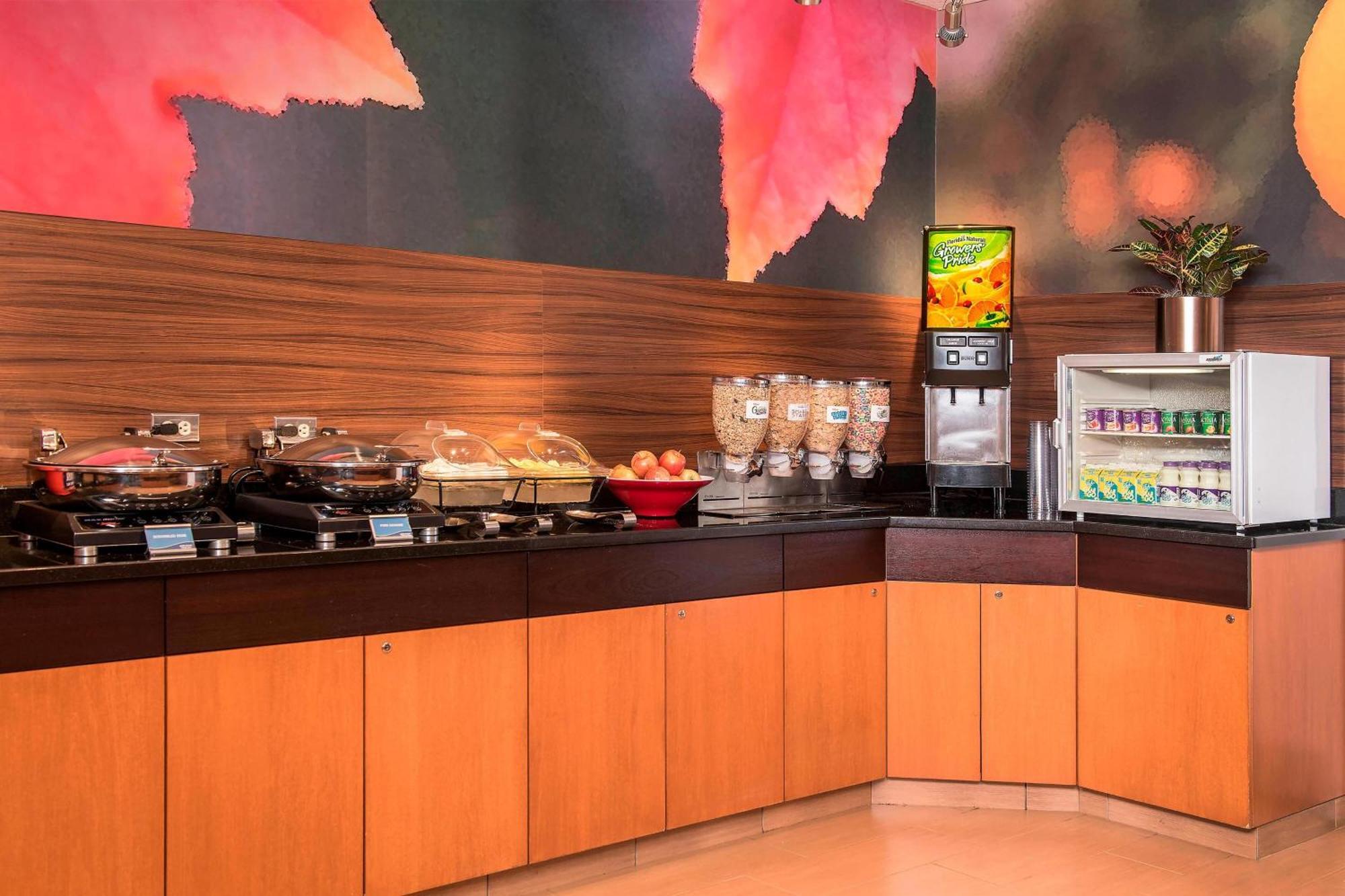 Fairfield Inn & Suites By Marriott Frederick Luaran gambar