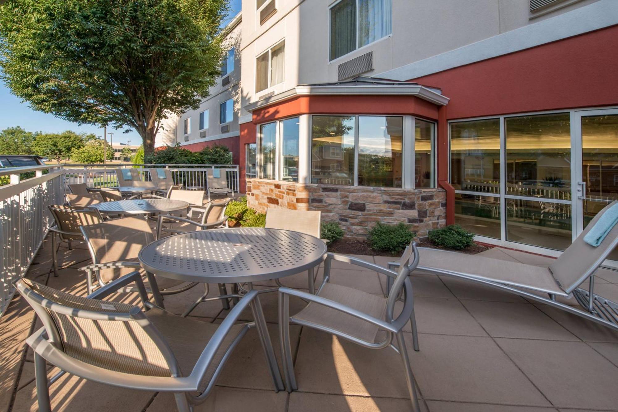 Fairfield Inn & Suites By Marriott Frederick Luaran gambar