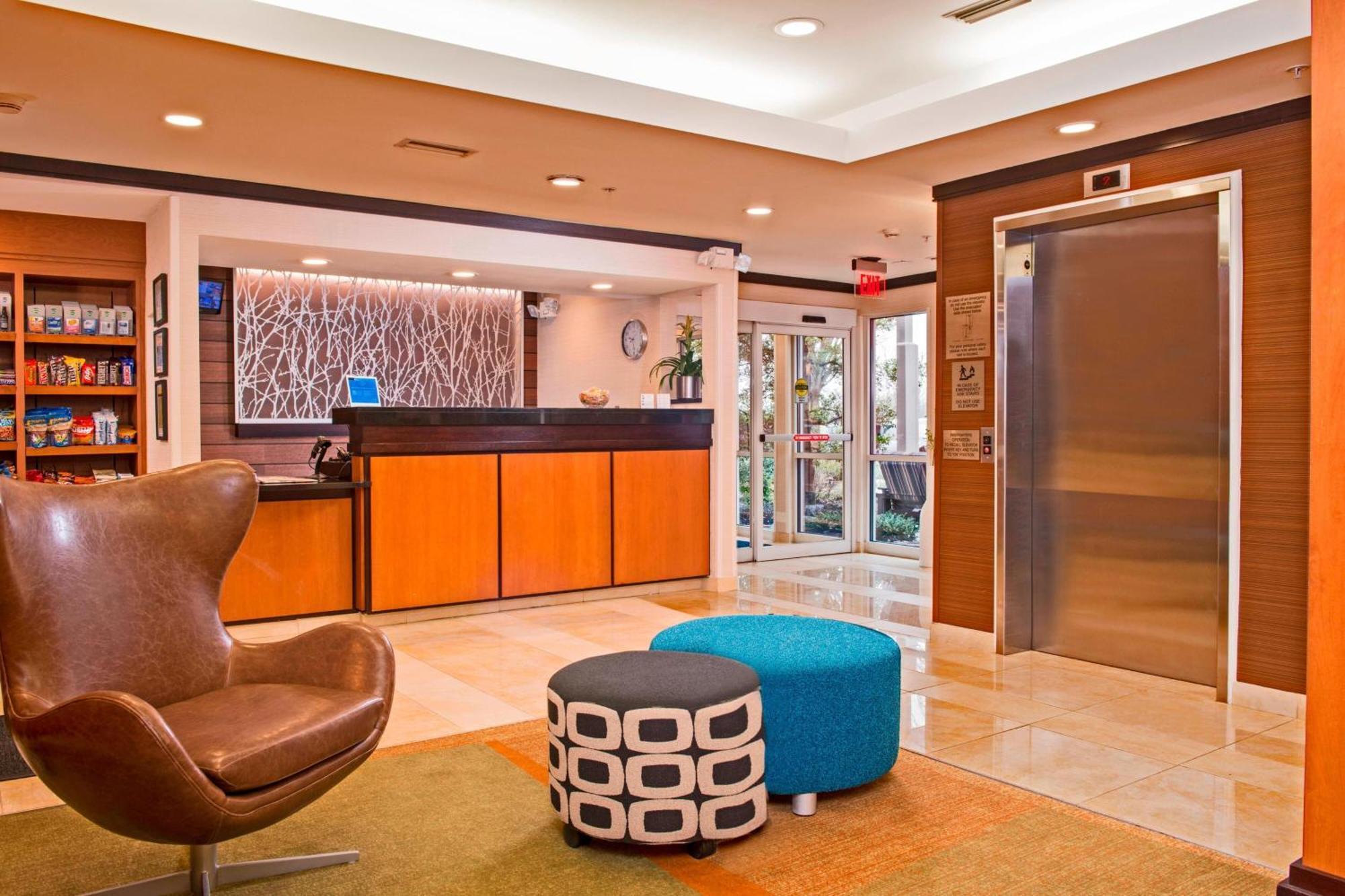 Fairfield Inn & Suites By Marriott Frederick Luaran gambar