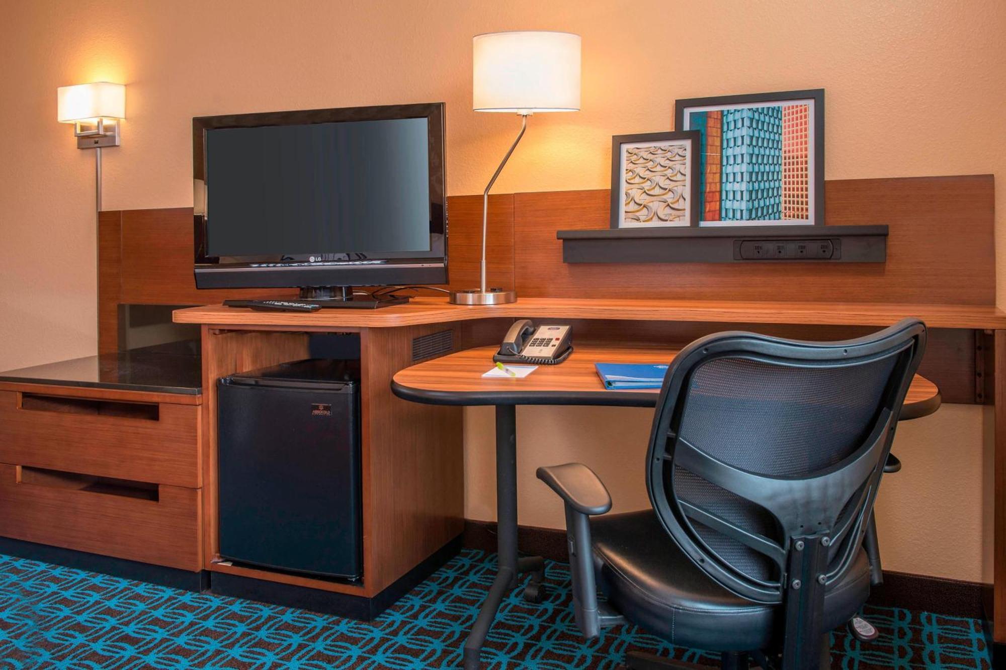 Fairfield Inn & Suites By Marriott Frederick Luaran gambar